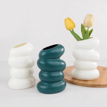 Modern Wavy Ceramic Vase – Unique Artistic Home Decor