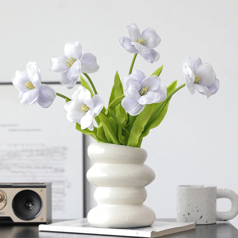 Modern Wavy Ceramic Vase – Unique Artistic Home Decor